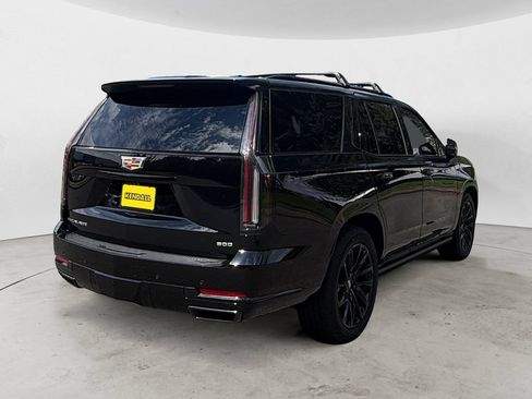Used 2025 Cadillac Escalade Sport Platinum w/ LPO, Floor Liner Package AWD/4WD image 5