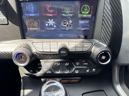 Used 2019 Chevrolet Corvette Z06 RWD image 21