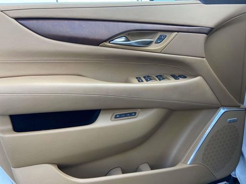 Used 2017 Cadillac Escalade Platinum AWD/4WD image 14