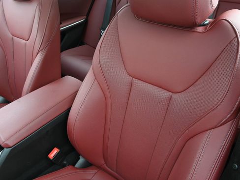 Certified 2024 BMW 330i 330i w/ Premium Package image 9