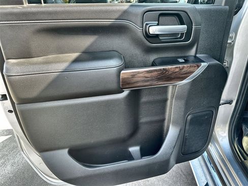 Used 2020 GMC Sierra 2500 SLT image 15