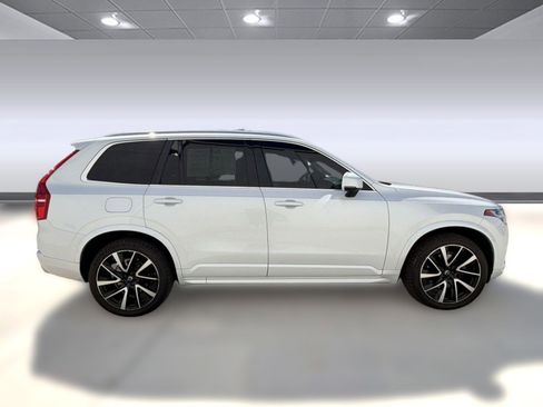 Used 2021 Volvo XC90 T6 Momentum image 8