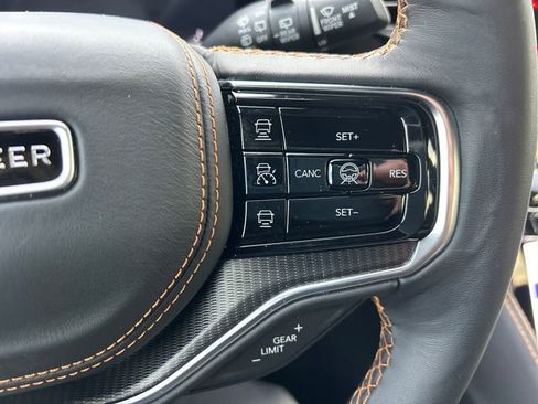 Used 2024 Jeep Grand Wagoneer Series III w/ Rear Seat Video Group 1 image 15