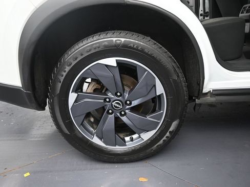 Used 2024 Nissan Rogue SV FWD image 47