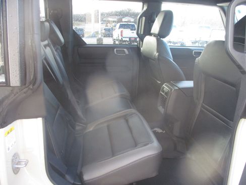 New 2025 Ford Bronco Outer Banks w/ Sasquatch Package image 12