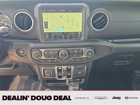 Used 2020 Jeep Gladiator Overland AWD/4WD image 18