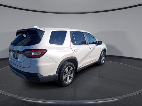 Used 2023 Honda Pilot EX-L image 8