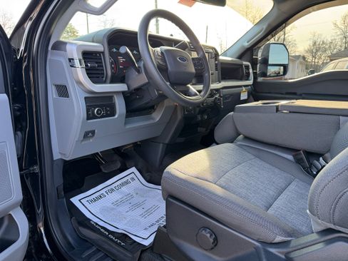 Used 2024 Ford F250 XL w/ FX4 Off-Road Package image 11