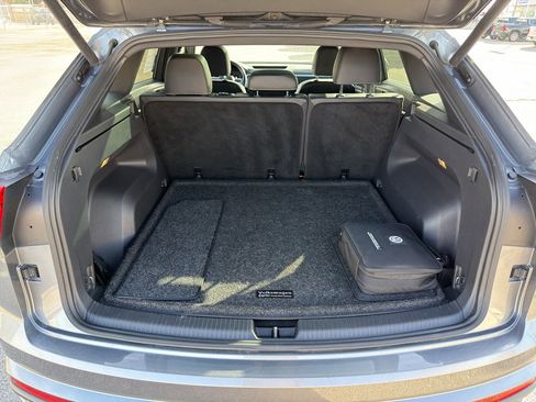 Used 2020 Volkswagen Atlas Cross Sport SEL image 21