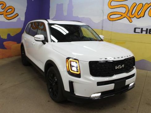 Used 2022 Kia Telluride SX AWD/4WD image 2
