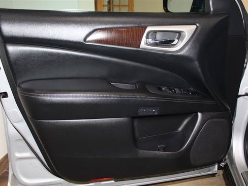 Used 2013 Nissan Pathfinder SL w/ SL Premium Pkg AWD/4WD image 31