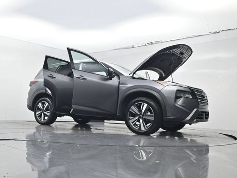 Used 2026 Nissan Rogue SL FWD image 29