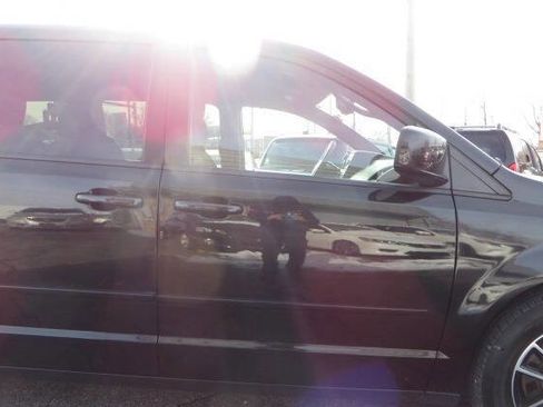 Used 2015 Dodge Grand Caravan SXT w/ Blacktop Package image 21