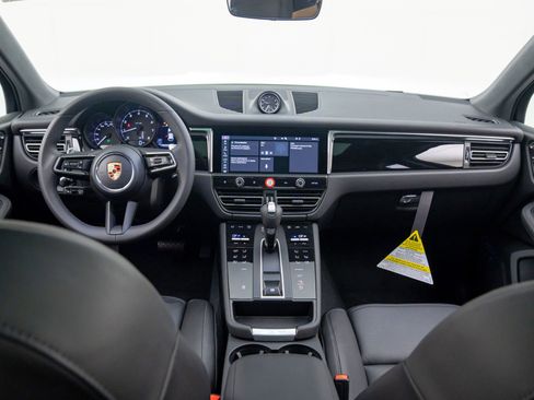New 2025 Porsche Macan image 11