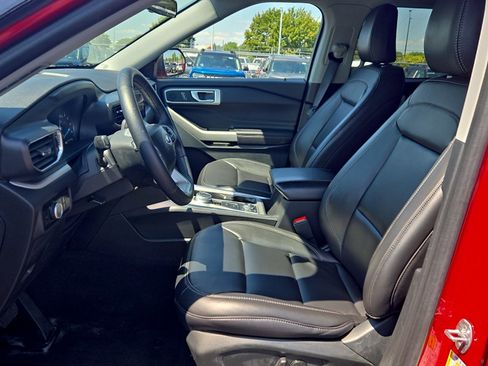 Certified 2023 Ford Explorer XLT w/ Equipment Group 202A AWD/4WD image 11