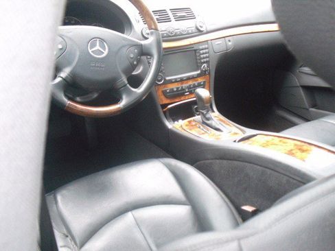 Used 2006 Mercedes-Benz E 350 Sedan image 9
