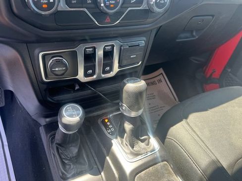 Used 2019 Jeep Wrangler Sport AWD/4WD image 15