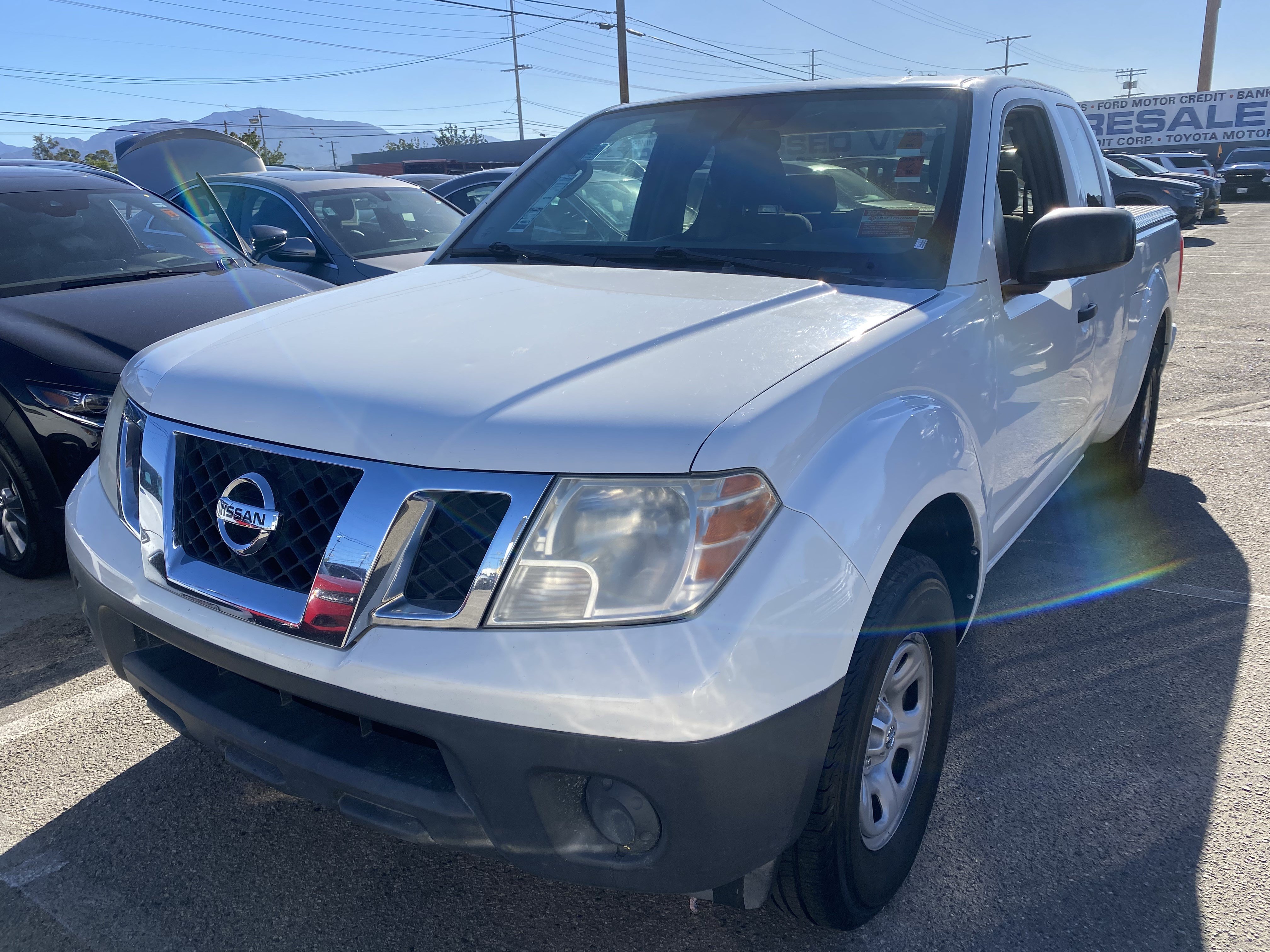 Used 2019 Nissan Frontier S RWD image 2