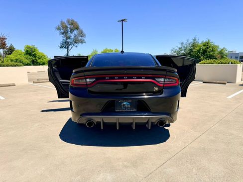 Used 2019 Dodge Charger Scat Pack RWD image 16
