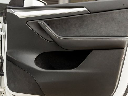 Used 2022 Tesla Model Y Performance image 35