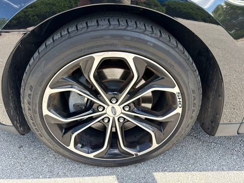 Used 2017 Ford Taurus SHO w/ Driver Assist Package AWD/4WD image 4