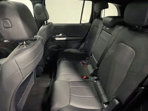 Used 2021 Mercedes-Benz GLB 250 4MATIC image 18