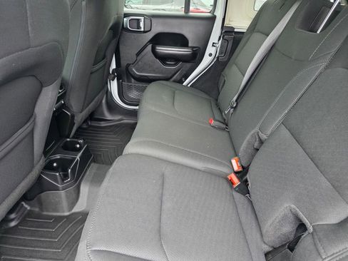 Used 2019 Jeep Wrangler Unlimited Sport S AWD/4WD image 15