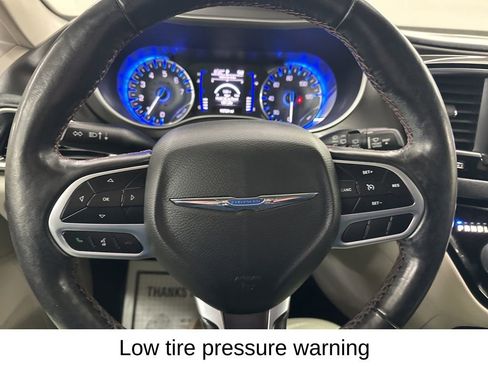 Used 2020 Chrysler Pacifica Touring-L image 33