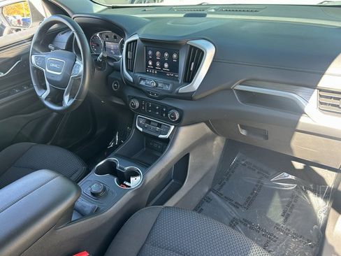 Used 2023 GMC Terrain SLE image 31