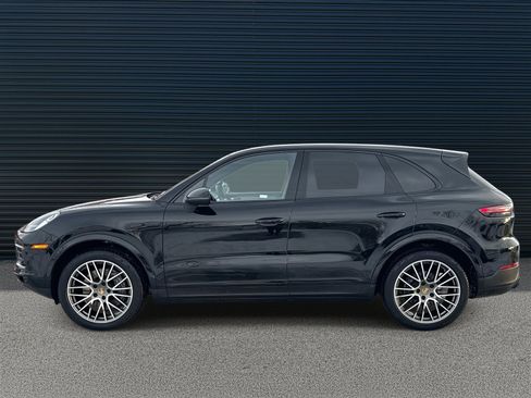 Used 2022 Porsche Cayenne Platinum Edition image 8