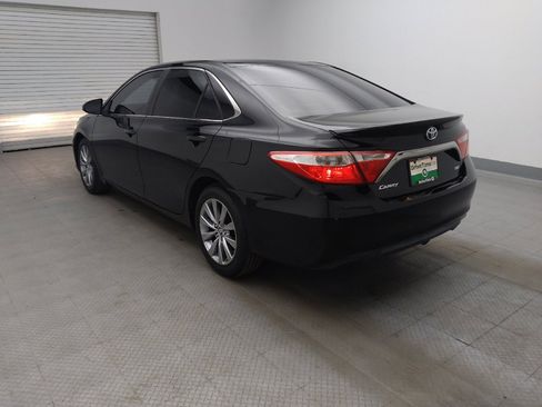 Used 2017 Toyota Camry SE w/ Moonroof Package FWD image 5