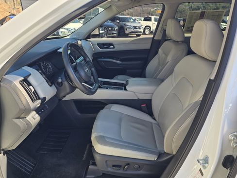 Used 2022 Nissan Pathfinder SL w/ SL Premium Package image 12