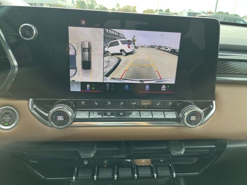 Used 2023 GMC Canyon AT4 w/ AT4 Premium Package image 6