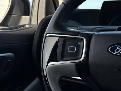 Certified 2025 Ford Expedition Max Platinum image 12