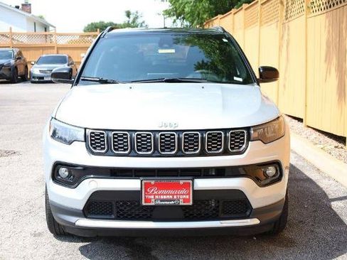 Used 2025 Jeep Compass Limited AWD/4WD image 4