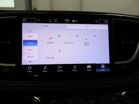 Used 2023 Chrysler Pacifica Touring-L AWD/4WD image 59