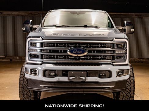 Used 2024 Ford F250 Platinum w/ FX4 Off-Road Package image 4