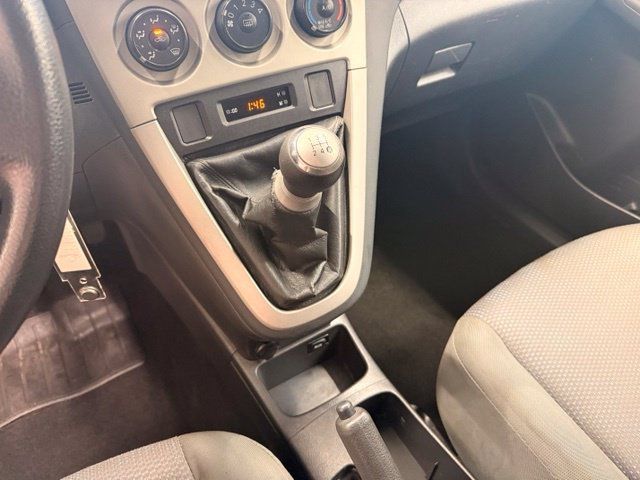 Used 2009 Toyota Matrix FWD image 12