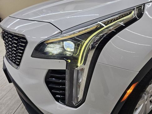 Used 2020 Cadillac XT4 Luxury w/ Cold Weather Package FWD image 10