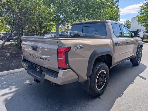 Used 2026 Toyota Tacoma TRD Off-Road w/ TRD Off Road Upgrade Package AWD/4WD image 7