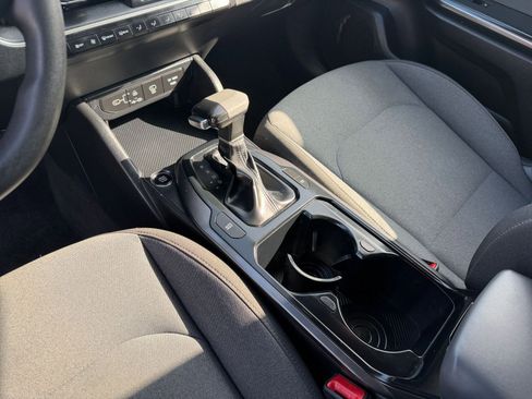 Used 2025 Kia K4 LXS image 40