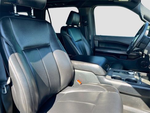 Used 2021 Ford Expedition Max XLT image 31
