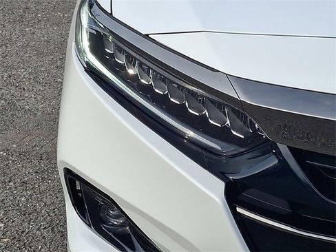 Used 2022 Honda Accord Sport image 9