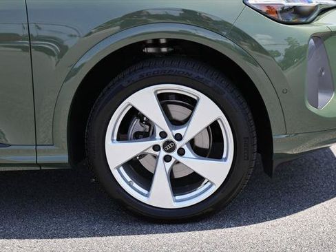 Certified 2025 Audi Q5 Premium Plus w/ Premium Plus AWD/4WD image 5
