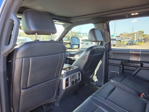 Used 2022 Ford F250 Lariat w/ Black Appearance Package AWD/4WD image 11