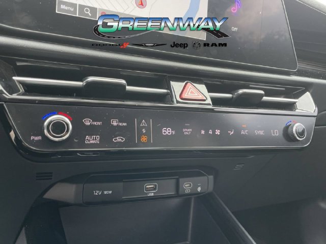 Used 2025 Kia Niro EX Touring FWD image 21
