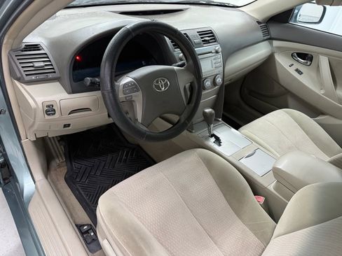 Used 2011 Toyota Camry LE w/ LE Extra-Value Pkg FWD image 7
