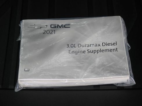 Used 2021 Chevrolet Suburban Premier AWD/4WD image 30