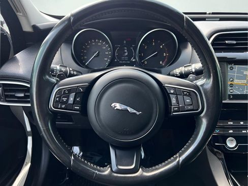 Used 2017 Jaguar XE Premium AWD/4WD image 41