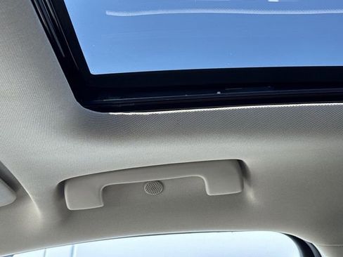 Used 2023 GMC Acadia Denali w/ Denali Technology Package FWD image 15